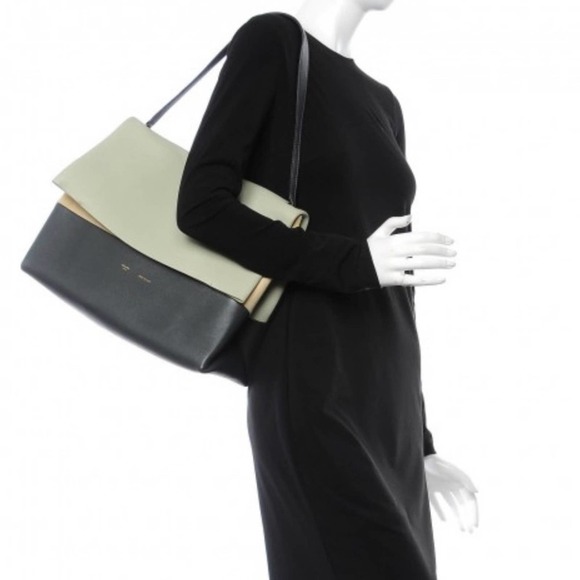 Celine all soft tote bag, in sage multi whit the mini pocket 100% Authentic - Picture 4 of 9